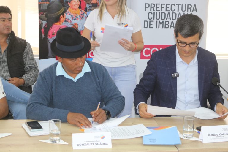 El GADPR González Suárez fue partícipe en la firma de convenios para la restauración forestal, organizada por la Prefectura Ciudadana de Imbabura.