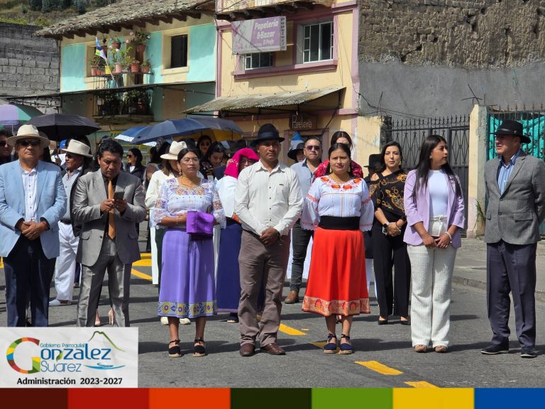 Puerta de Entrada a la Provincia Azul de los Lagos